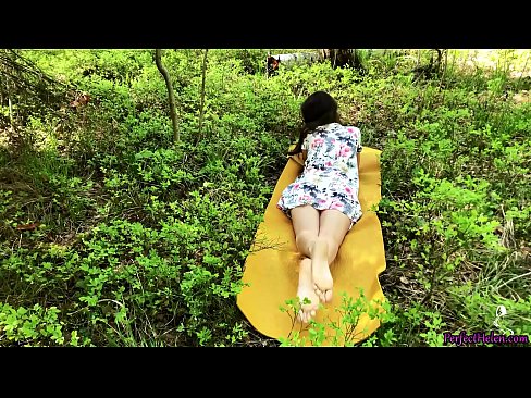 ❤️ Tinder تي اجنبي منهنجي بلي کي مشت زنی ڪري ٿو ۽ جنگل ۾ شوق سان چوندو آهي ❌ ❌️❤